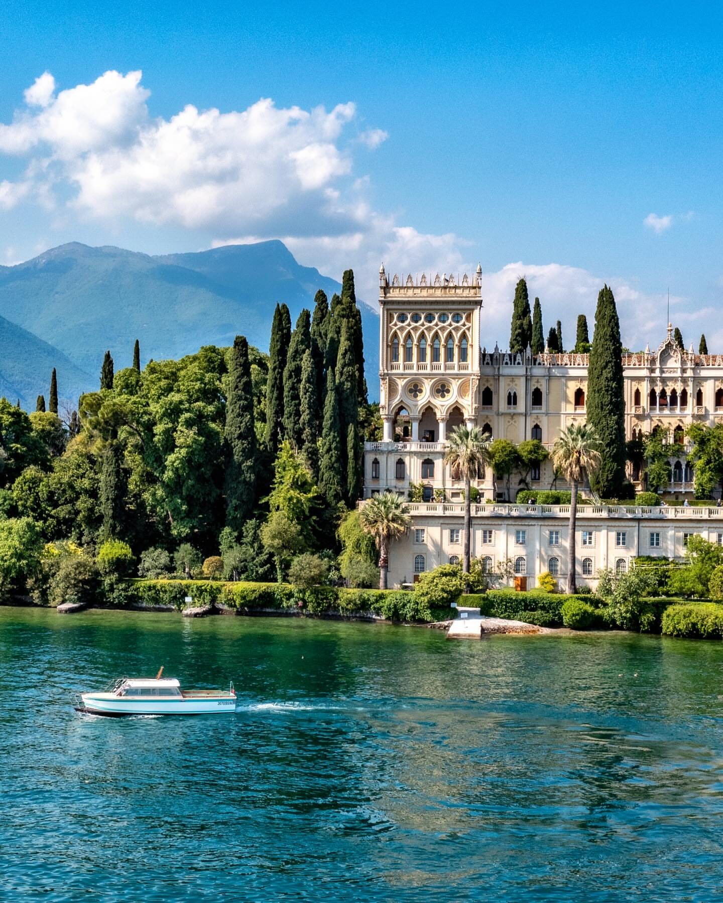 The villa of Isola del Garda seen from the water